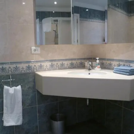 Holiday home Sleeps 4 Pool Wifi *