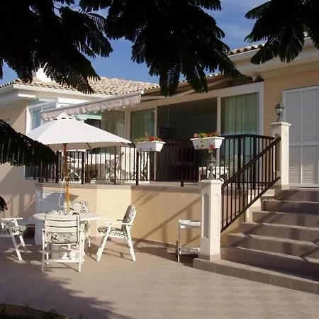 Holiday home Sleeps 4 Pool Wifi *