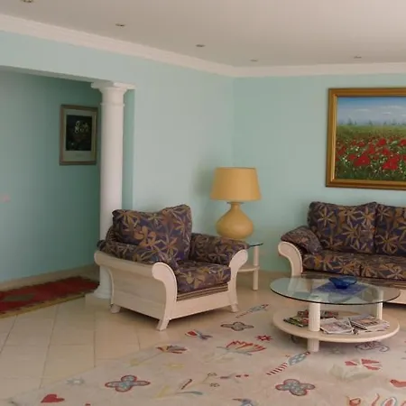 Sleeps 4 Pool Wifi *