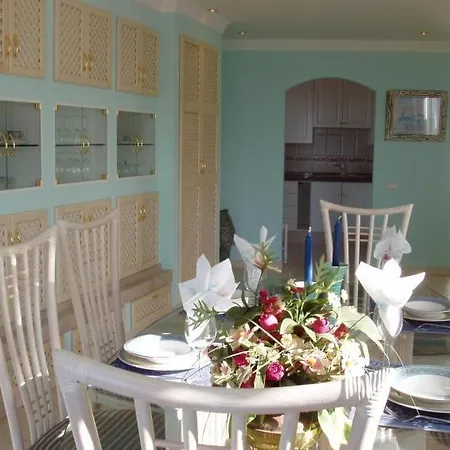 Holiday home Sleeps 4 Pool Wifi Chayofa