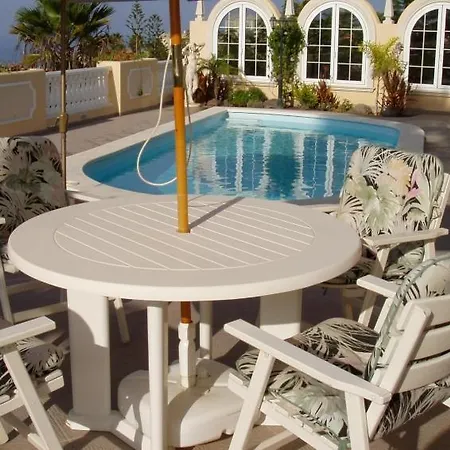 Holiday home Sleeps 4 Pool Wifi