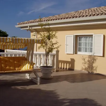 Holiday home Sleeps 4 Pool Wifi *